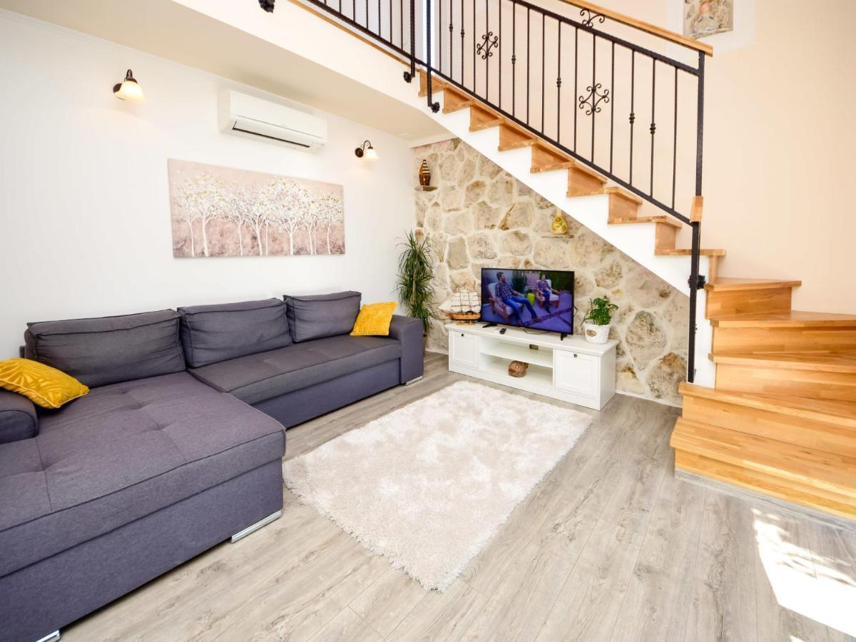 Holiday Home Lara By Interhome Omiš Exterior foto